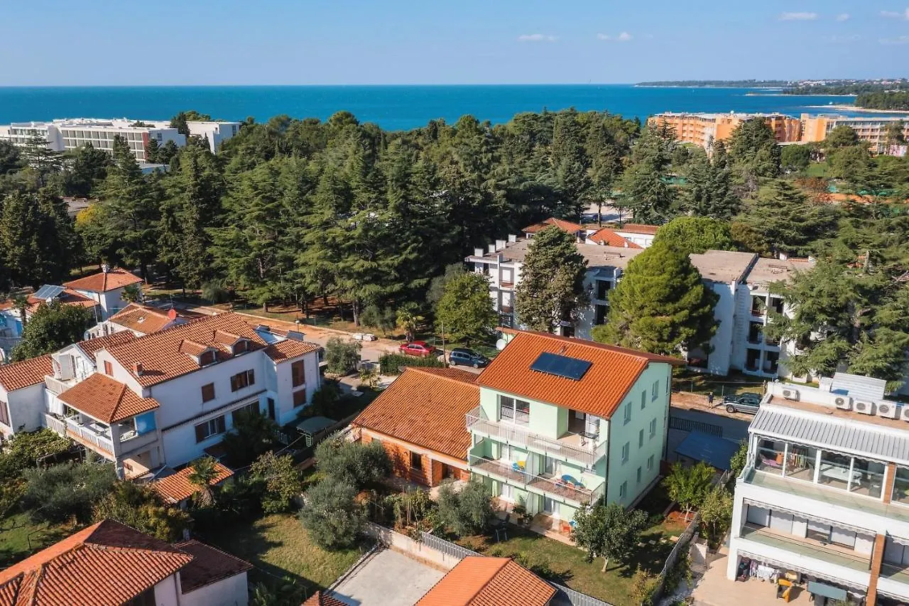 Andrea House With Apartments Umag Croatia
