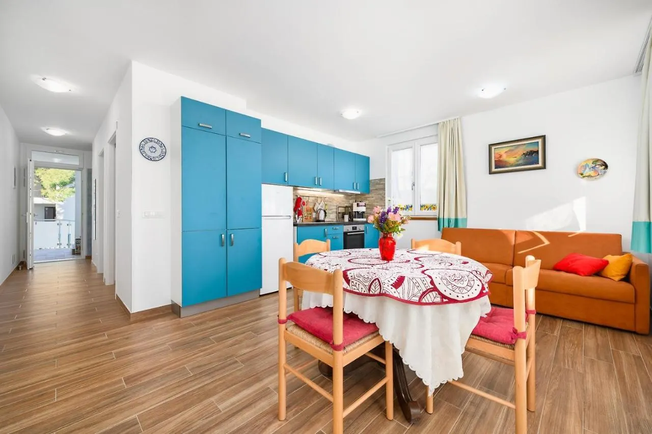 Guest house Andrea House With Apartments Umag