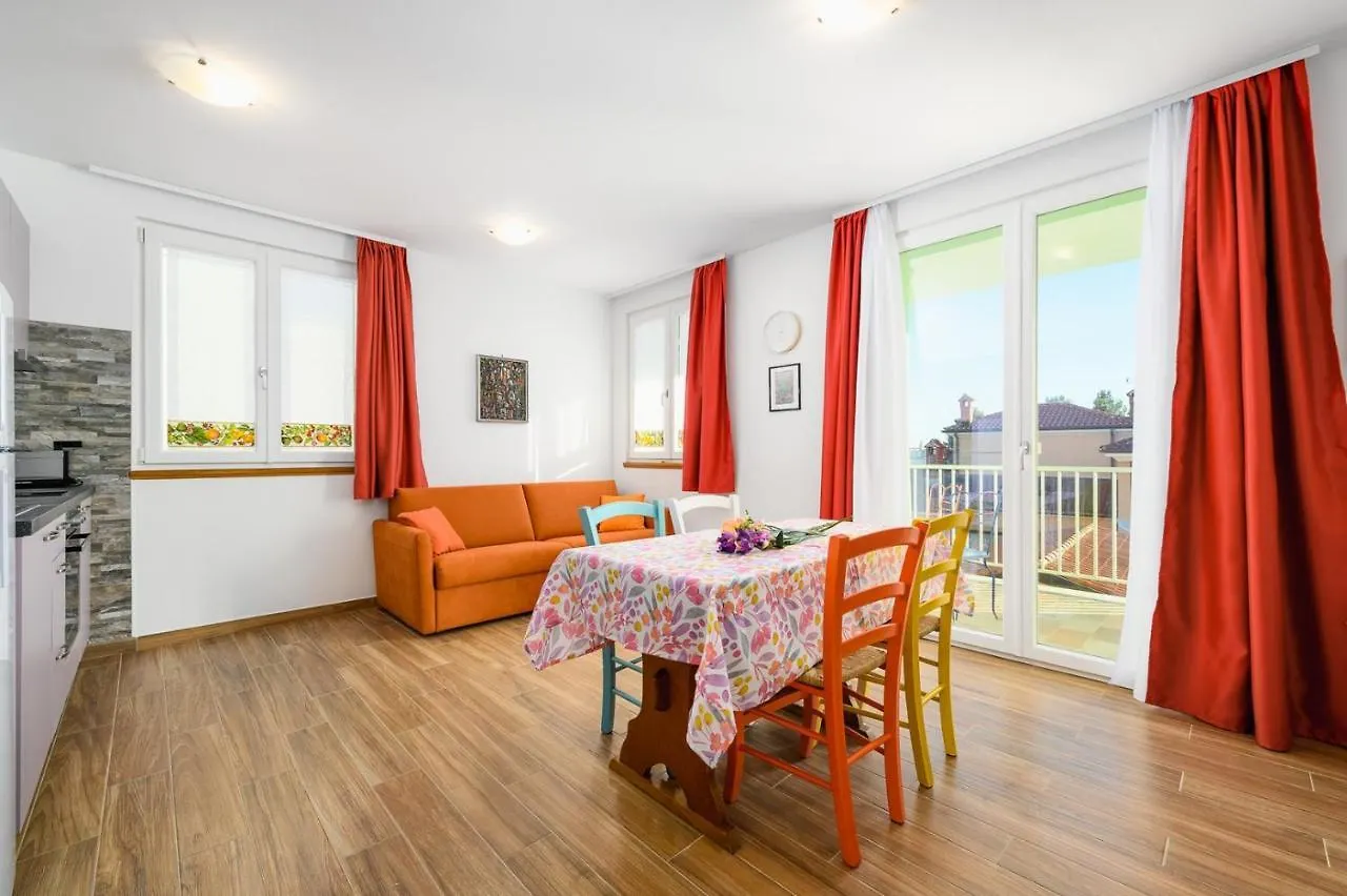 Andrea House With Apartments Umag 0*,
