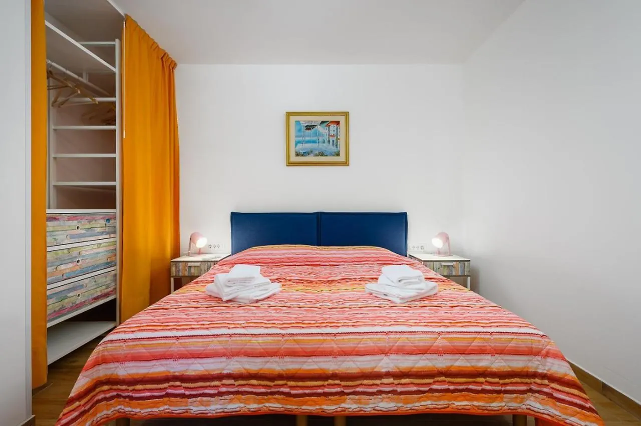 Andrea House With Apartments Umag