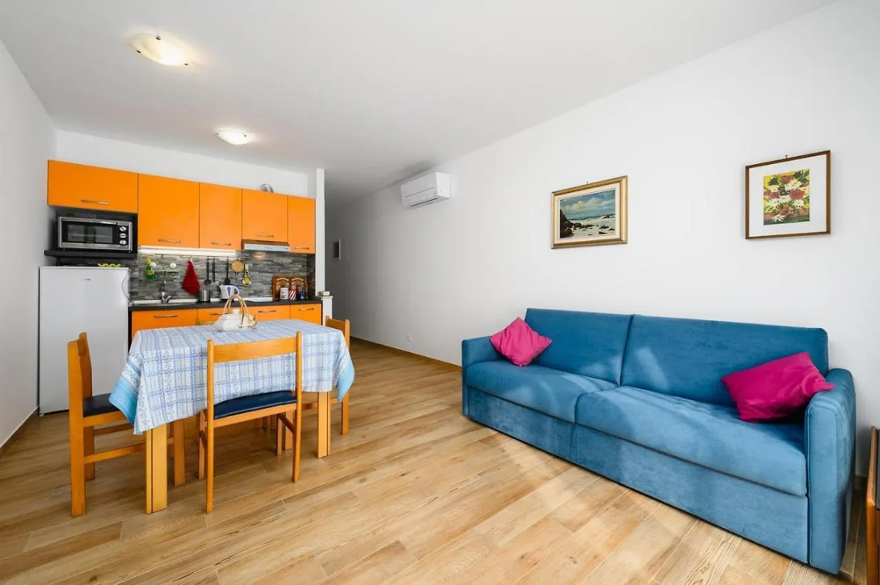 Guest house Andrea House With Apartments Umag