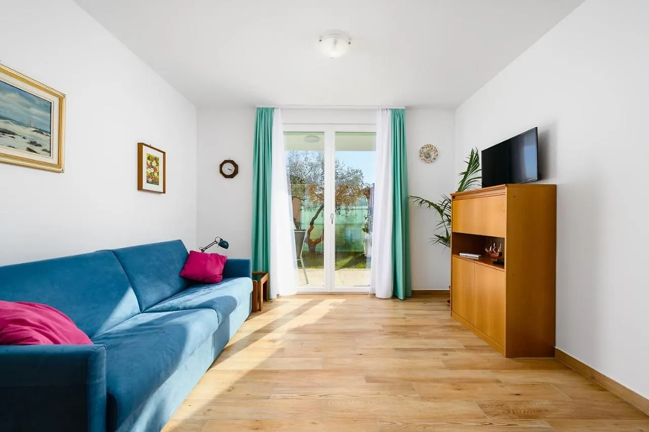 Andrea House With Apartments Umag