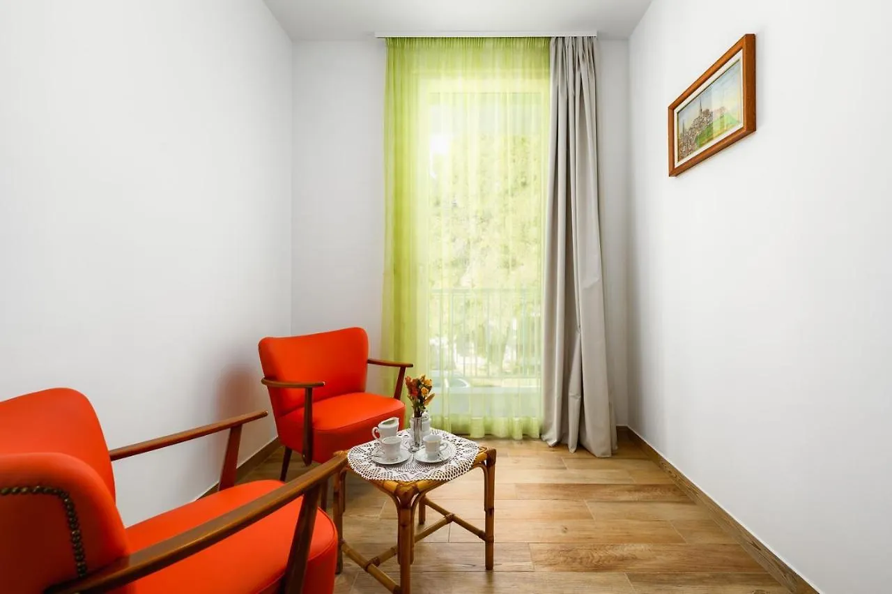 Andrea House With Apartments Umag