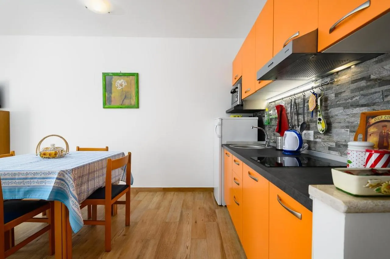 Andrea House With Apartments Umag Croatia