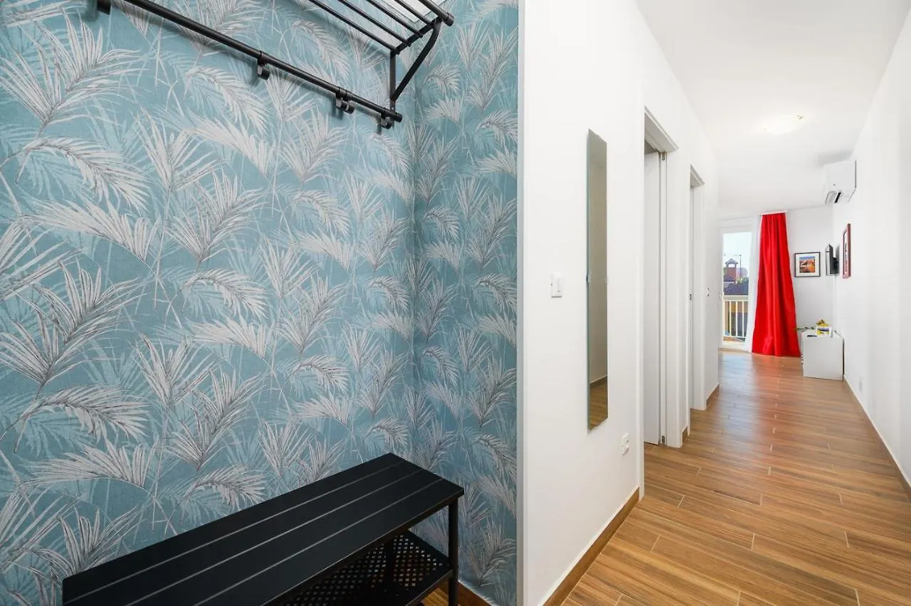 Andrea House With Apartments Umag