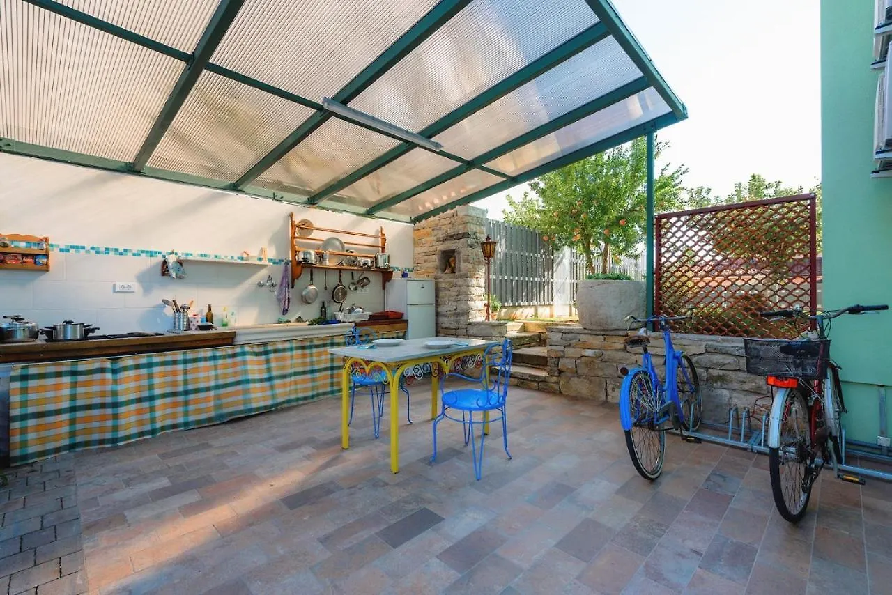 Guest house Andrea House With Apartments Umag