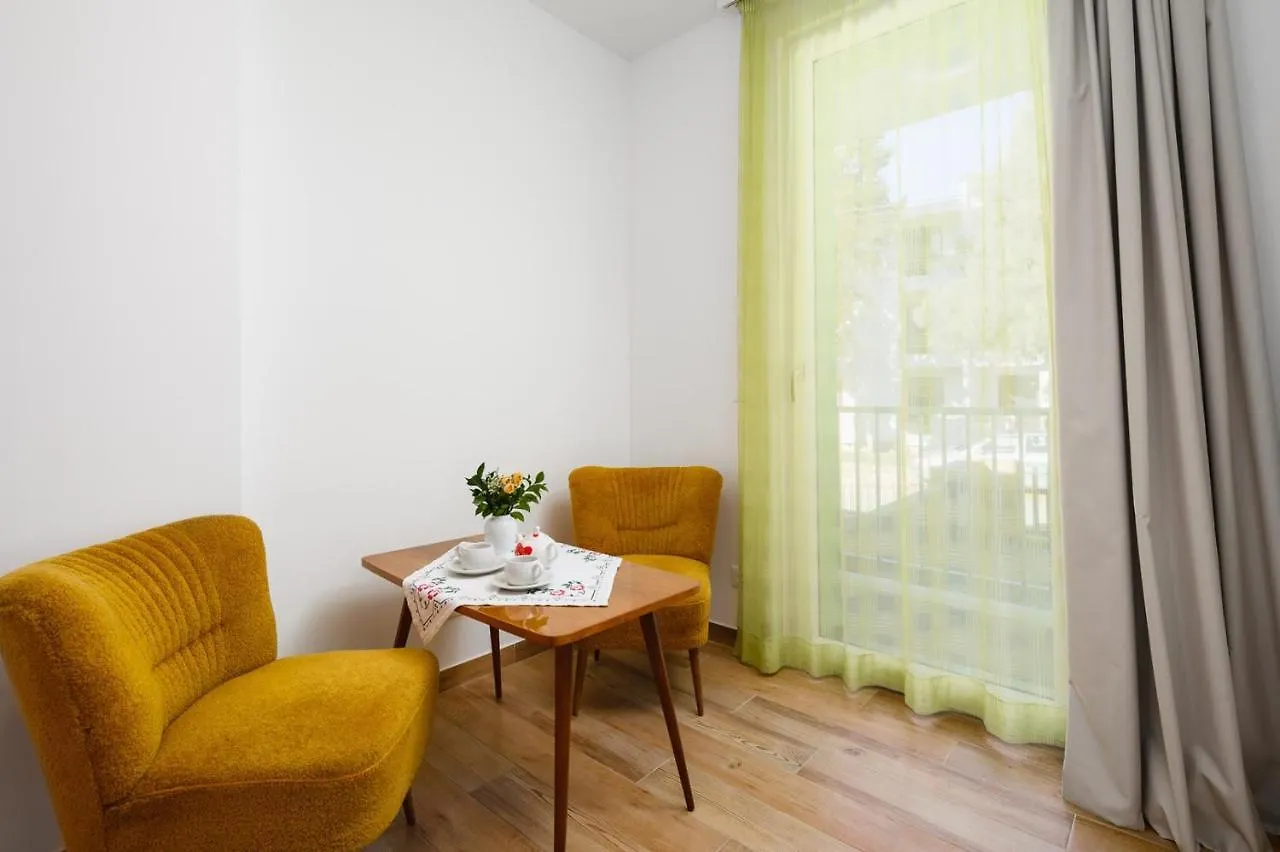 Andrea House With Apartments Umag Guest house